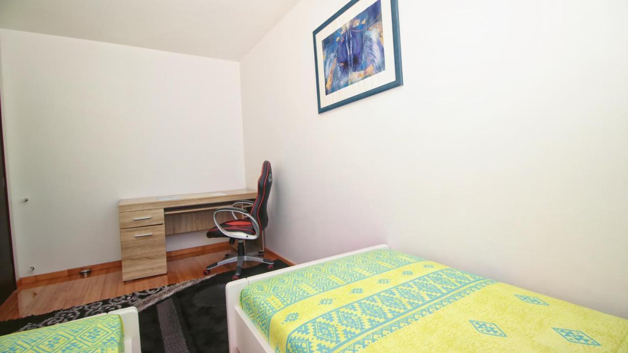 Guesthouse Esma 罗维尼 外观 照片